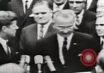 Standbild Weiße Haus Preisverleihung United States USA, 1963, aus Sekunde 55 historischem Filmmaterial Videoclip 65675021469