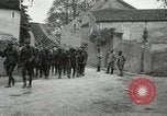 Standbild 4 Infanterie Romney Frankreich, 1918, aus Sekunde 30 historischem Filmmaterial Videoclip 65675021483