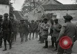 Standbild 4 Infanterie Romney Frankreich, 1918, aus Sekunde 50 historischem Filmmaterial Videoclip 65675021483