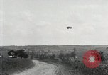 Immagine di Francese di palloncino di osservazione Essises Francia, 1918, secondo 27 filmato di repertorio 65675021484