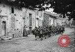 Standbild 5 Marine Regiment Frankreich, 1918, aus Sekunde 39 historischem Filmmaterial Videoclip 65675021494