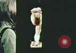 Standbild Junge Kinder lernen fahren Nassau County New York USA, 1974, aus Sekunde 10 historischem Filmmaterial Videoclip 65675021547