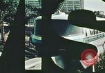 Standbild Junge Kinder lernen fahren Nassau County New York USA, 1974, aus Sekunde 39 historischem Filmmaterial Videoclip 65675021547