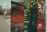 Standbild Junge Kinder lernen fahren Nassau County New York USA, 1974, aus Sekunde 54 historischem Filmmaterial Videoclip 65675021547