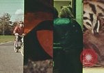 Standbild Junge Kinder lernen fahren Nassau County New York USA, 1974, aus Sekunde 61 historischem Filmmaterial Videoclip 65675021547