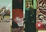 Standbild Junge Kinder lernen fahren Nassau County New York USA, 1974, aus Sekunde 62 historischem Filmmaterial Videoclip 65675021547
