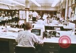 Standbild Die Verwendung von frühen Computern in der Zeitungsproduktion Detroit Michigan USA, 1974, aus Sekunde 7 historischem Filmmaterial Videoclip 65675021551