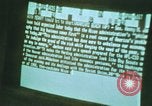 Standbild Die Verwendung von frühen Computern in der Zeitungsproduktion Detroit Michigan USA, 1974, aus Sekunde 49 historischem Filmmaterial Videoclip 65675021551