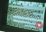 Standbild Die Verwendung von frühen Computern in der Zeitungsproduktion Detroit Michigan USA, 1974, aus Sekunde 56 historischem Filmmaterial Videoclip 65675021551