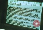 Standbild Die Verwendung von frühen Computern in der Zeitungsproduktion Detroit Michigan USA, 1974, aus Sekunde 57 historischem Filmmaterial Videoclip 65675021551