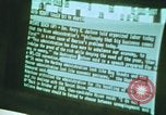 Standbild Die Verwendung von frühen Computern in der Zeitungsproduktion Detroit Michigan USA, 1974, aus Sekunde 59 historischem Filmmaterial Videoclip 65675021551