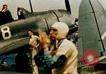 Standbild USS Yorktown Piloten zurück von Marcus Insel Bombardierung Pacific Theater, 1943, aus Sekunde 32 historischem Filmmaterial Videoclip 65675021558