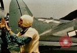 Standbild USS Yorktown Piloten zurück von Marcus Insel Bombardierung Pacific Theater, 1943, aus Sekunde 33 historischem Filmmaterial Videoclip 65675021558