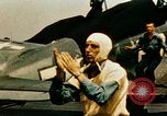 Standbild USS Yorktown Piloten zurück von Marcus Insel Bombardierung Pacific Theater, 1943, aus Sekunde 35 historischem Filmmaterial Videoclip 65675021558