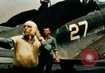 Standbild USS Yorktown Piloten zurück von Marcus Insel Bombardierung Pacific Theater, 1943, aus Sekunde 38 historischem Filmmaterial Videoclip 65675021558