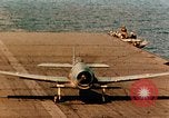 Standbild USS Yorktown Piloten zurück von Marcus Insel Bombardierung Pacific Theater, 1943, aus Sekunde 43 historischem Filmmaterial Videoclip 65675021558