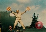 Standbild USS Yorktown Piloten zurück von Marcus Insel Bombardierung Pacific Theater, 1943, aus Sekunde 48 historischem Filmmaterial Videoclip 65675021558