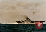 Standbild USS Yorktown CV-10 Schlacht von Kwajalein Zweiten Weltkrieg Kwajalein Insel Inseln Marshall, 1944, aus Sekunde 25 historischem Filmmaterial Videoclip 65675021559