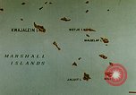 Standbild USS Yorktown CV-10 Schlacht von Kwajalein Zweiten Weltkrieg Kwajalein Insel Inseln Marshall, 1944, aus Sekunde 33 historischem Filmmaterial Videoclip 65675021559