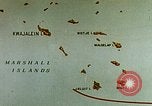 Standbild USS Yorktown CV-10 Schlacht von Kwajalein Zweiten Weltkrieg Kwajalein Insel Inseln Marshall, 1944, aus Sekunde 36 historischem Filmmaterial Videoclip 65675021559