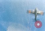 Standbild USS Yorktown CV-10 Schlacht von Kwajalein Zweiten Weltkrieg Kwajalein Insel Inseln Marshall, 1944, aus Sekunde 47 historischem Filmmaterial Videoclip 65675021559
