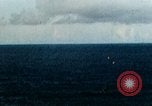 Standbild USS Yorktown CV-10 Schlacht von Kwajalein Zweiten Weltkrieg Kwajalein Insel Inseln Marshall, 1944, aus Sekunde 48 historischem Filmmaterial Videoclip 65675021559