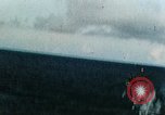 Standbild USS Yorktown CV-10 Schlacht von Kwajalein Zweiten Weltkrieg Kwajalein Insel Inseln Marshall, 1944, aus Sekunde 52 historischem Filmmaterial Videoclip 65675021559