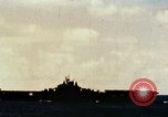 Immagine di USS Yorktown con task group 581 seconda guerra mondiale Truk Isole Caroline, 1944, secondo 22 filmato di repertorio 65675021560