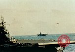 Immagine di USS Yorktown con task group 581 seconda guerra mondiale Truk Isole Caroline, 1944, secondo 31 filmato di repertorio 65675021560