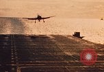 Immagine di Feriti US Navy piloti di atterraggio sulla USS Yorktown seconda guerra mondiale Truk Isole Caroline, 1944, secondo 56 filmato di repertorio 65675021561