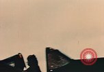 Immagine di Feriti US Navy piloti di atterraggio sulla USS Yorktown seconda guerra mondiale Truk Isole Caroline, 1944, secondo 59 filmato di repertorio 65675021561