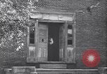 Standbild Gabeln von Cypress Plantation House und Nebengebäude ca 1940 Florence Alabama USA, 1939, aus Sekunde 11 historischem Filmmaterial Videoclip 65675021571