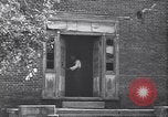 Standbild Gabeln von Cypress Plantation House und Nebengebäude ca 1940 Florence Alabama USA, 1939, aus Sekunde 12 historischem Filmmaterial Videoclip 65675021571