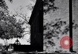 Standbild Gabeln von Cypress Plantation House und Nebengebäude ca 1940 Florence Alabama USA, 1939, aus Sekunde 22 historischem Filmmaterial Videoclip 65675021571