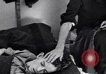 Standbild armen Migranten bäuerlichen Familie im Zelt der Gemeinschaft United States USA, 1939, aus Sekunde 48 historischem Filmmaterial Videoclip 65675021575