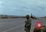 Image Base aérienne des États-Unis Vietnam, 1967, de la seconde 32 séquences d'archives historiques vidéo 65675021586