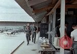 Standbild Cam Ranh Air Base Vietnam, 1967, aus Sekunde 31 historischem Filmmaterial Videoclip 65675021614