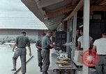 Standbild Cam Ranh Air Base Vietnam, 1967, aus Sekunde 50 historischem Filmmaterial Videoclip 65675021614