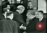Standbild Premierminister Hayato Ikeda Dulles Virginia USA, 1963, aus Sekunde 41 historischem Filmmaterial Videoclip 65675021645