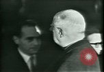 Standbild Präsident Charles de Gaulle Dulles Virginia USA, 1963, aus Sekunde 59 historischem Filmmaterial Videoclip 65675021646