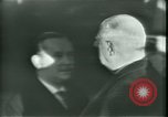 Standbild Präsident Charles de Gaulle Dulles Virginia USA, 1963, aus Sekunde 62 historischem Filmmaterial Videoclip 65675021646
