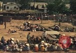 Image évacuation civiles Kontum Vietnam, 1972, de la seconde 21 séquences d'archives historiques vidéo 65675021670