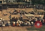 Image évacuation civiles Kontum Vietnam, 1972, de la seconde 22 séquences d'archives historiques vidéo 65675021670
