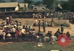 Image évacuation civiles Kontum Vietnam, 1972, de la seconde 26 séquences d'archives historiques vidéo 65675021670