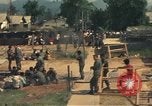 Image évacuation civiles Kontum Vietnam, 1972, de la seconde 28 séquences d'archives historiques vidéo 65675021670