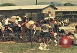 Image évacuation civiles Kontum Vietnam, 1972, de la seconde 31 séquences d'archives historiques vidéo 65675021670