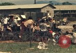 Image évacuation civiles Kontum Vietnam, 1972, de la seconde 35 séquences d'archives historiques vidéo 65675021670