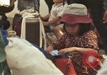 Image évacuation civiles Kontum Vietnam, 1972, de la seconde 6 séquences d'archives historiques vidéo 65675021671