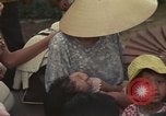 Image évacuation civiles Kontum Vietnam, 1972, de la seconde 11 séquences d'archives historiques vidéo 65675021671
