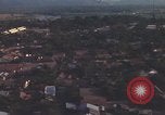 Image évacuation civiles Kontum Vietnam, 1972, de la seconde 33 séquences d'archives historiques vidéo 65675021671